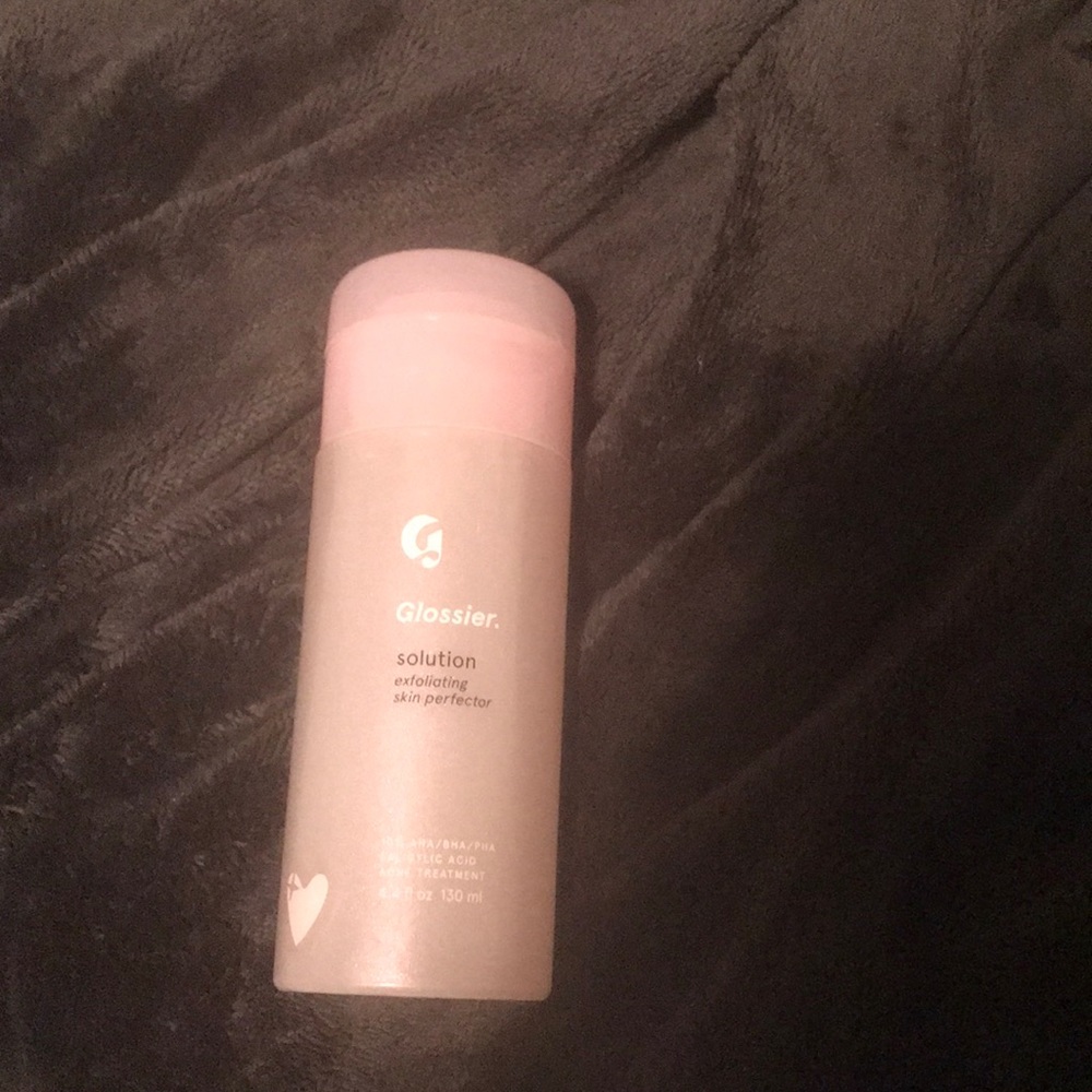 Glossier Solution SOLD OUT ON GLOSSIER WEBSITE